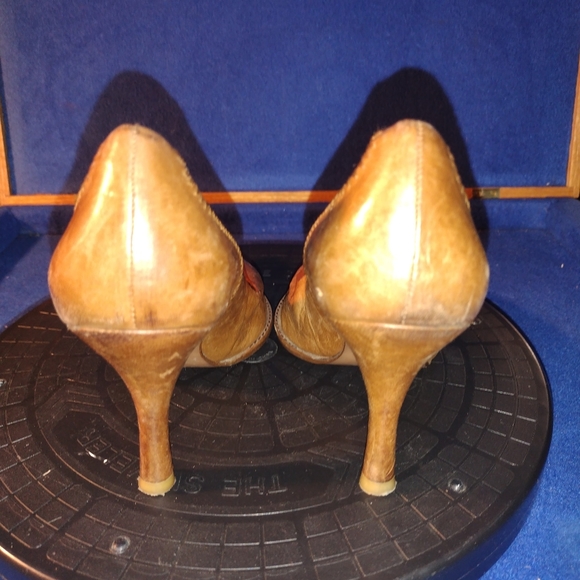 Pura Lopez Pointy Toe Carmel Leather 3-1/2 In. High Heels Sz, 37-EU, 6.5-US - Picture 5 of 9